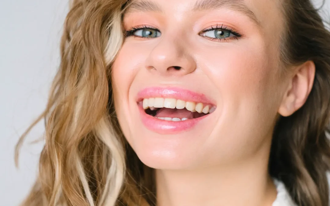 Hollywood Smile: Nedir? Tedavisi, Adımları ve Fiyatları